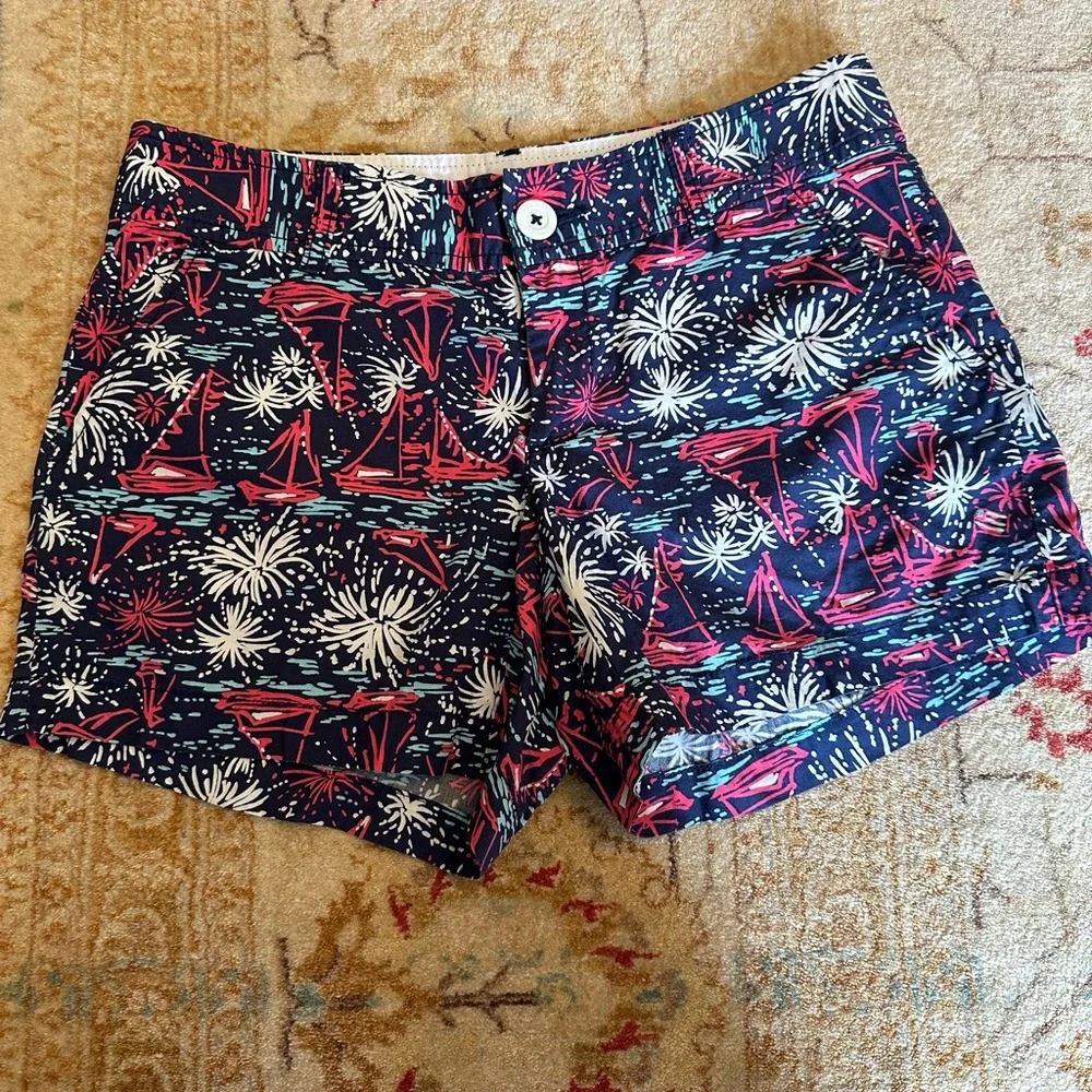 Lilly Pulitzer Sparks Fly Callahan shorts - Picture 1 of 2